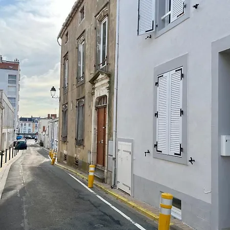 La Maison Josephine Familiale Parking بيت للعطل *