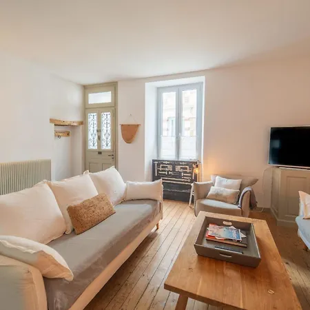 La Maison Josephine Familiale Parking * لي سابلِ دولونْ